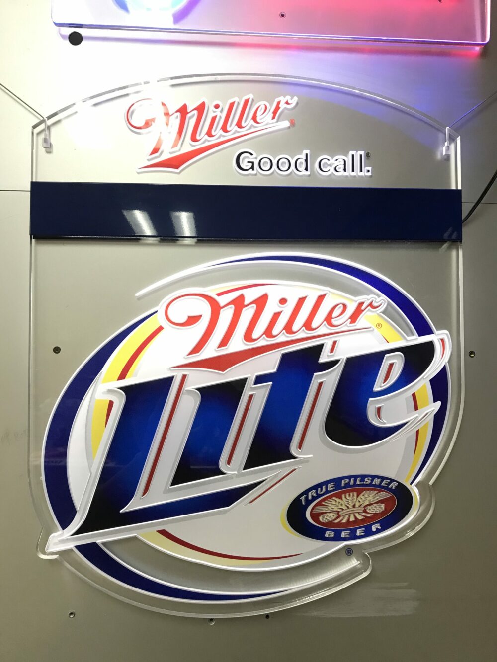商業招牌LOGO設計｜Miller Lite beer 印刷看板｜耀陽電子有限公司