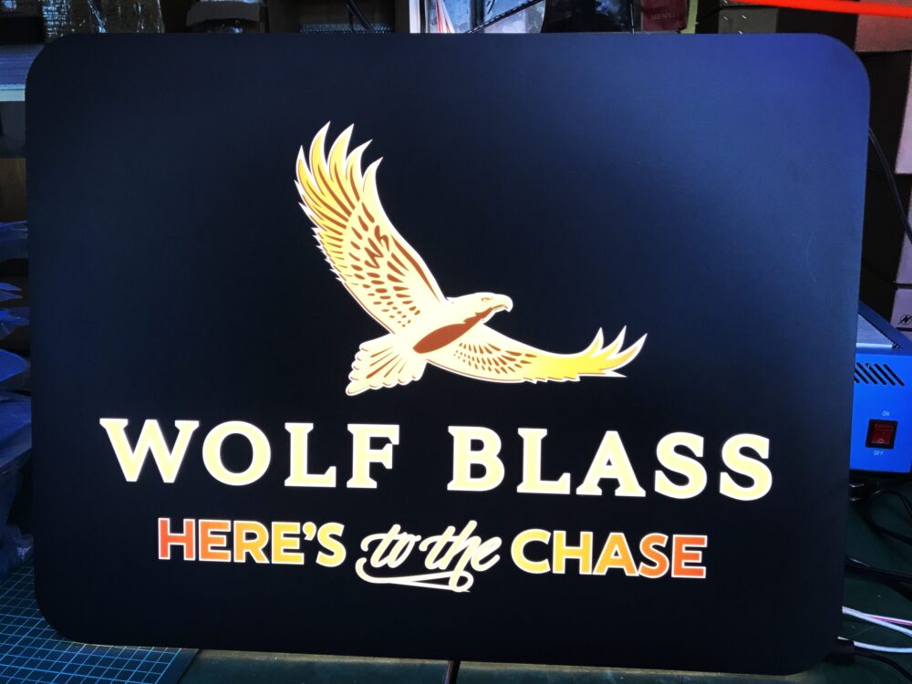 招牌製作公司｜WOLF BLASS 超薄 看板｜耀陽電子有限公司